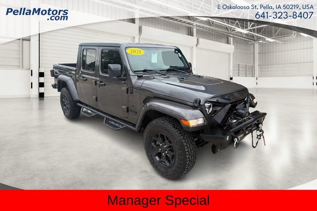 2021 Jeep Gladiator Willys in Gray — front three-quarter view