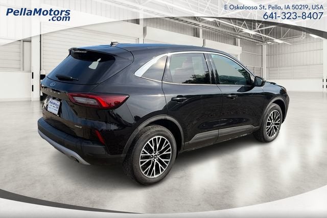 2023 Ford Escape — rear three-quarter view
