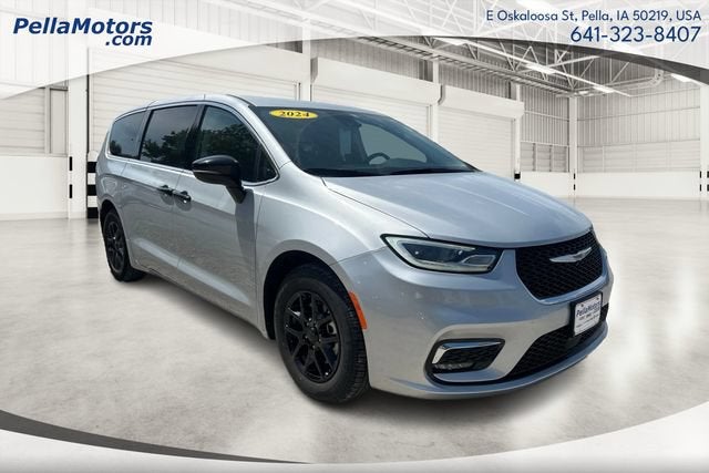 2024 Chrysler Pacifica Touring L in Silver — front three-quarter view